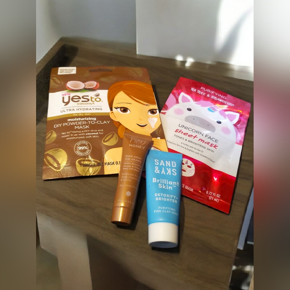 4 Pc NEW Facial Mask Gift Set 🦄